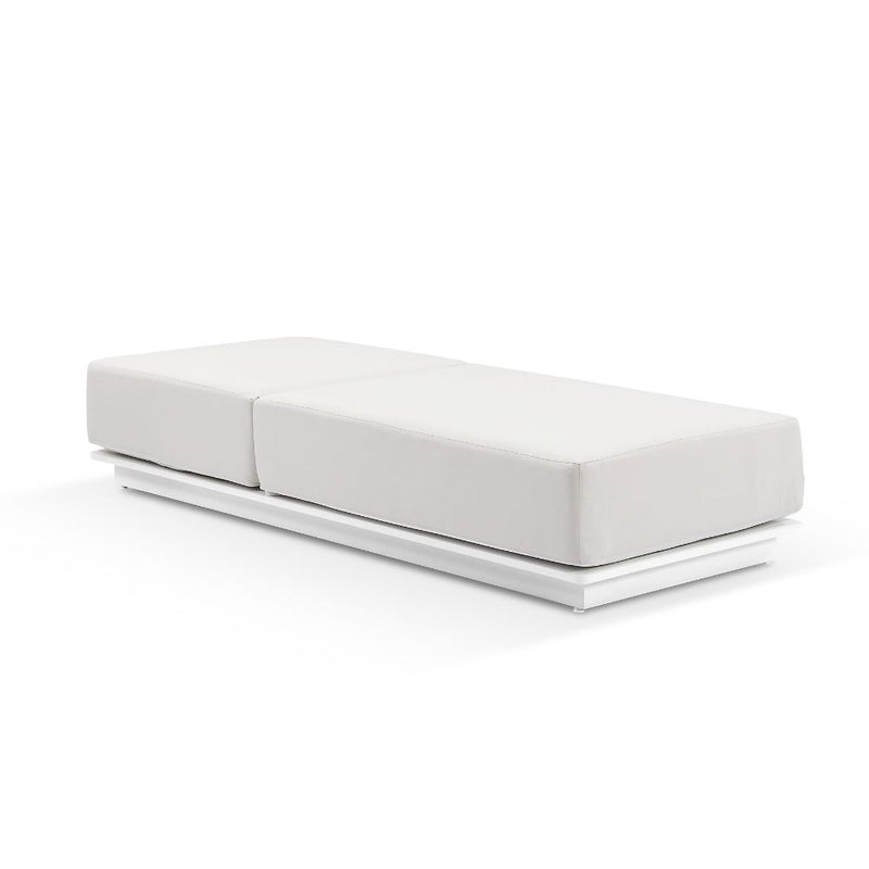 Whitehaven Outdoor Aluminium Single Sun lounge in Sunbrella
